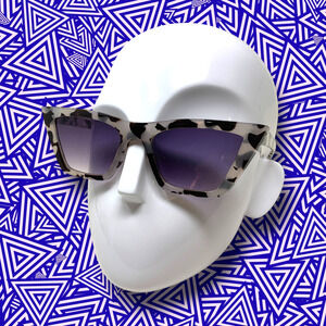 Beeline Sunglasses Black & White Avant Garde Cat Eye RN131011 100% UV New Wave